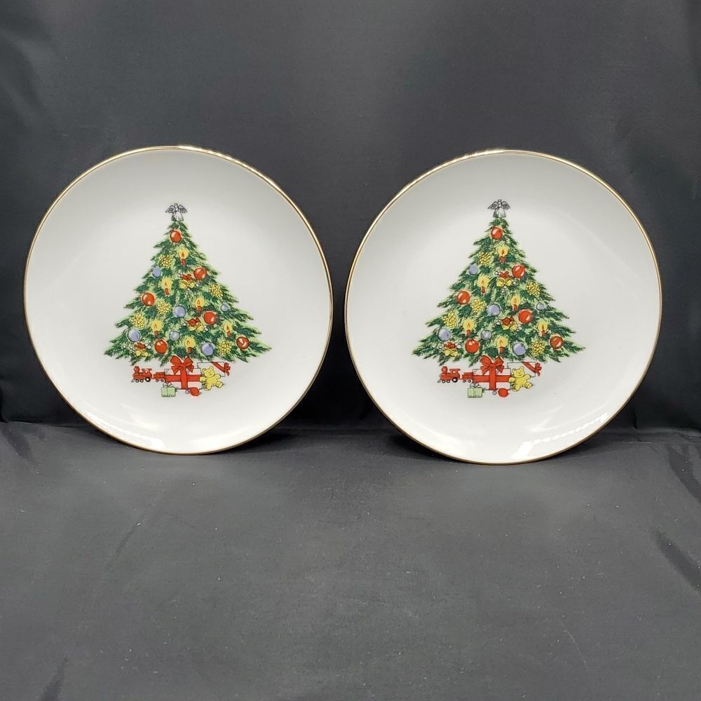 Jamestown China Christmas Tree Salad or Dessert Plate with Gold Trim 7.75" Set 2